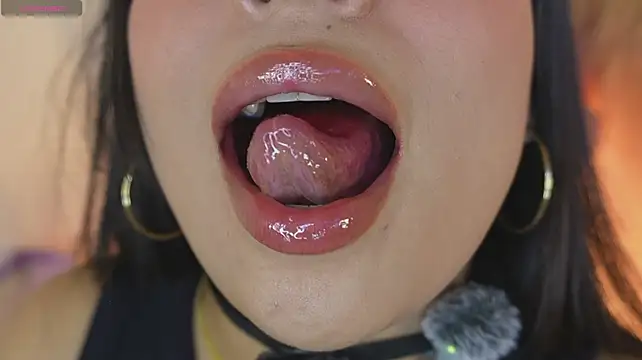 mia_roux1's Live XXX Chat