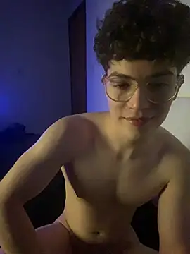 twinkzinhobr Adlı Modelin Canlı XXX Sohbeti