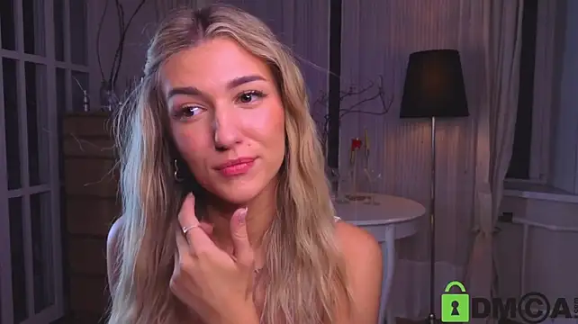 AdelaNovela XXX чат на живо