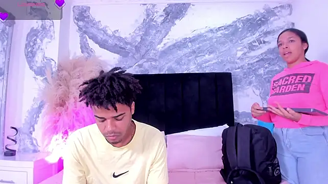 TaylorAndThalia's Live XXX Chat