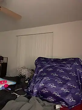 reecieofficial's Live XXX Chat