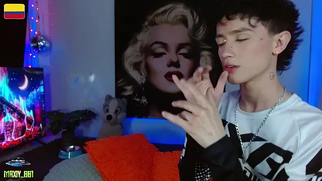 maxiy_001n Live XXX chat