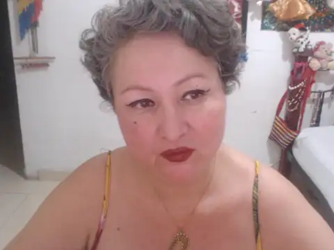 LADYJENNIFER Chat XXX in diretta