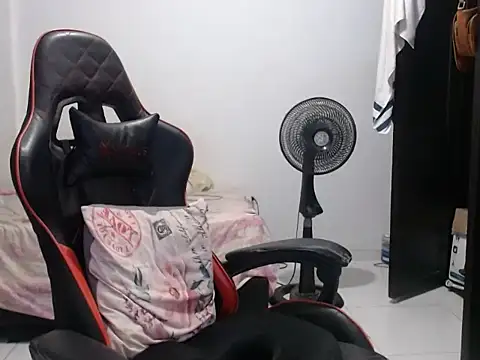 XXX chat uživo modela Adriana_0312