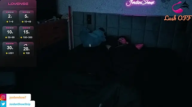 JordanShowのライブXXXチャット