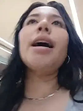 ZairaElara Chat XXX in diretta