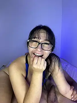 XXX chat uživo modela ConnyBlare