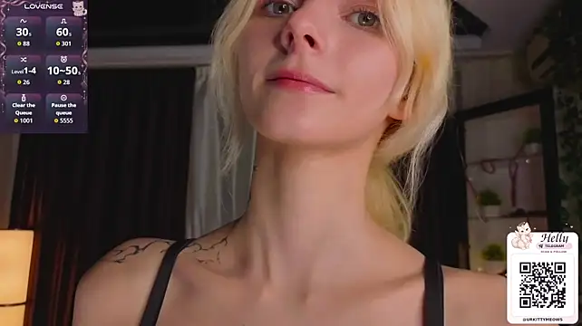 helly_hoff's Live XXX Chat