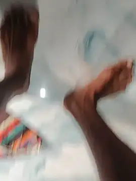 Chat +18 de RAYI_Queen_4 ao vivo