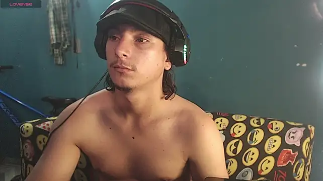 Онлайн чат XXX MrKingsaintx