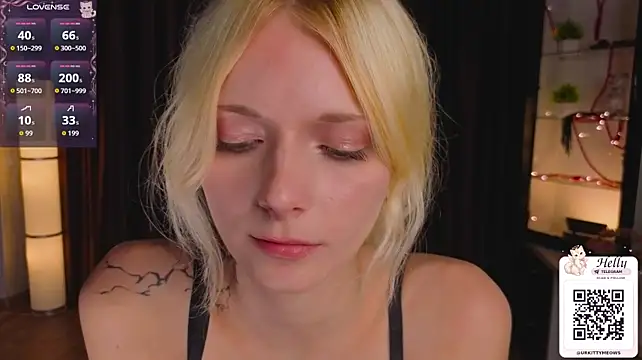 helly_hoff's Live XXX Chat