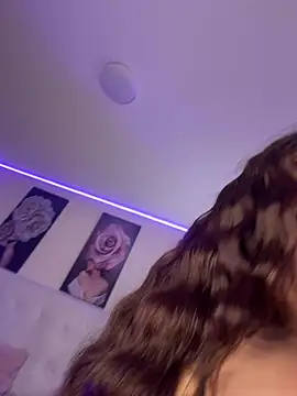 kylievoosx Adlı Modelin Canlı XXX Sohbeti