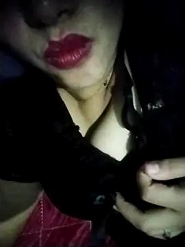 fatineae1 Adlı Modelin Canlı XXX Sohbeti