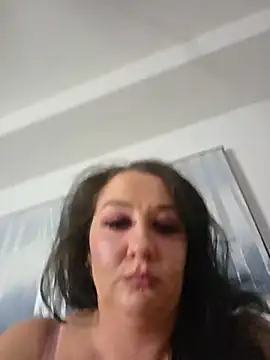 CreamVixen live XXX chat