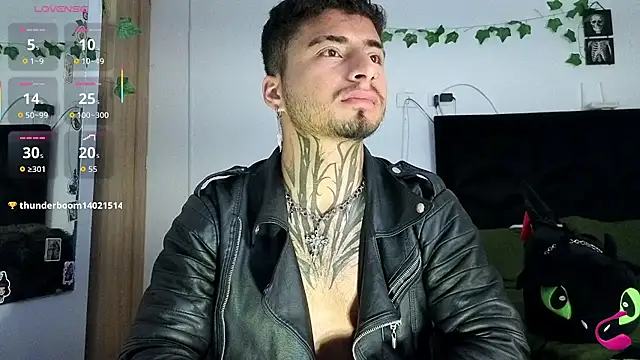 JuanCamiilo_66: онлайн-секс-чат