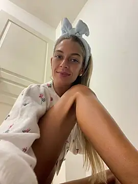 Bellalolahot Chat XXX live