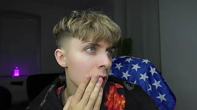 Živý XXX chat Damien_Dallas