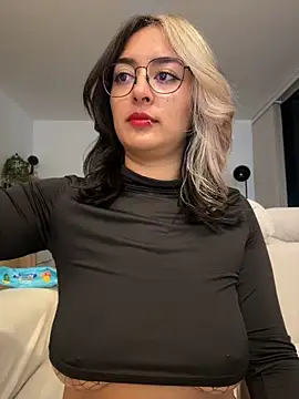 Chat XXX ao vivo de Rae_Lil_White