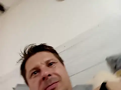 Jenacej 现场XXX聊天