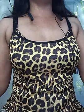 Chat XXX ao vivo de KEERTI-STRIP