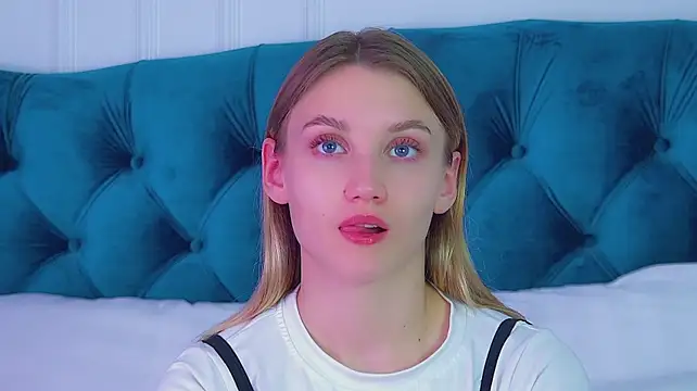 StacyEvances' Live XXX Chat