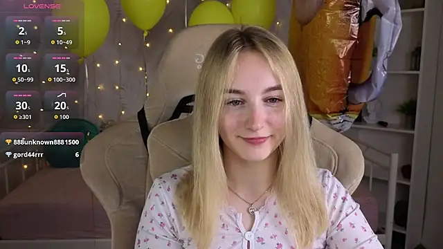 Shy_Polly Adlı Modelin Canlı XXX Sohbeti