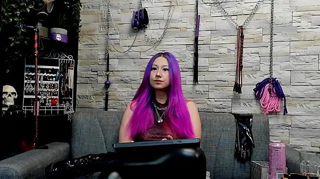 Miss_Kaz live XXX chat