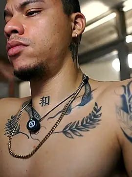 AlphaMasterXxx 라이브 XXX 채팅