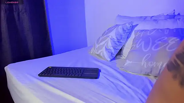 XXX chat uživo modela moll1e_