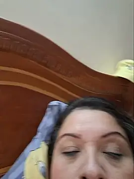 TaTikatucatira Adlı Modelin Canlı XXX Sohbeti