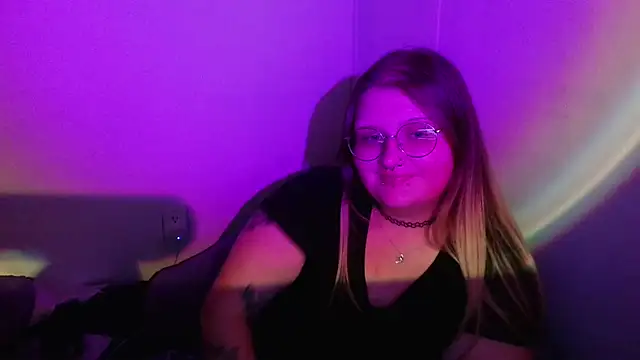 Chat +18 de Ally_Bear666 ao vivo