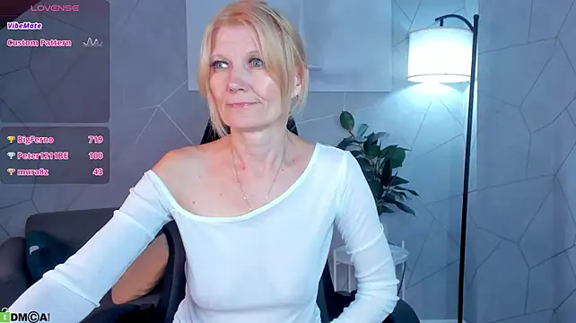 Julie_Lucas élő XXX-chatje