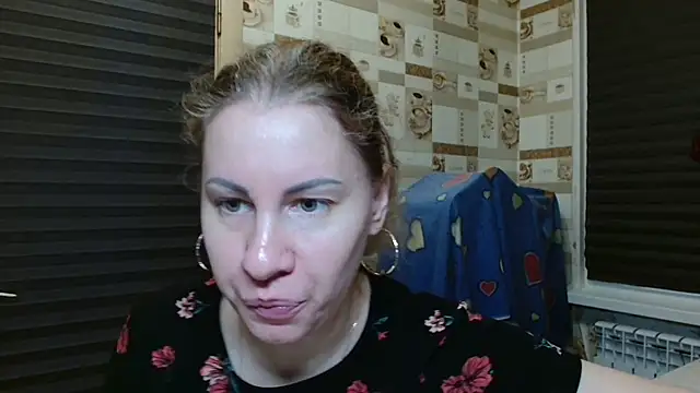 Chat XXX en directo de TherestlessKitty