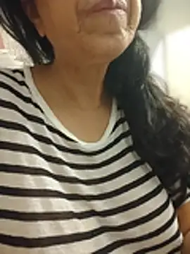 Chat +18 de NakedMILFx ao vivo
