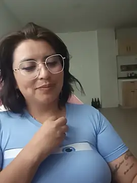 Amylaaa_ élő XXX-chatje
