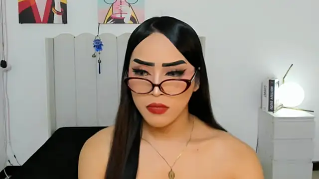 MirandaSterling élő XXX-chatje