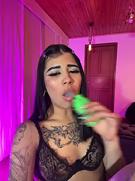 -Brittanny Live XXX-Chat