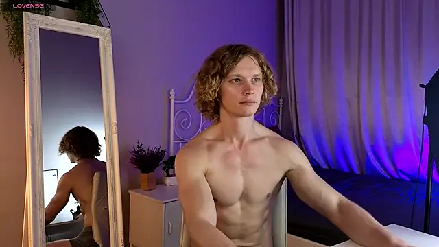 Онлайн чат XXX James_Spike