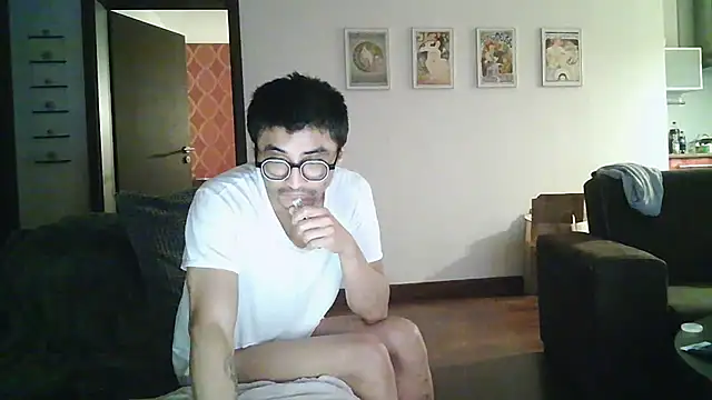 Lokomo32 Adlı Modelin Canlı XXX Sohbeti