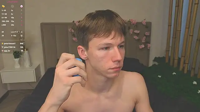 cuMte_boy webcam show