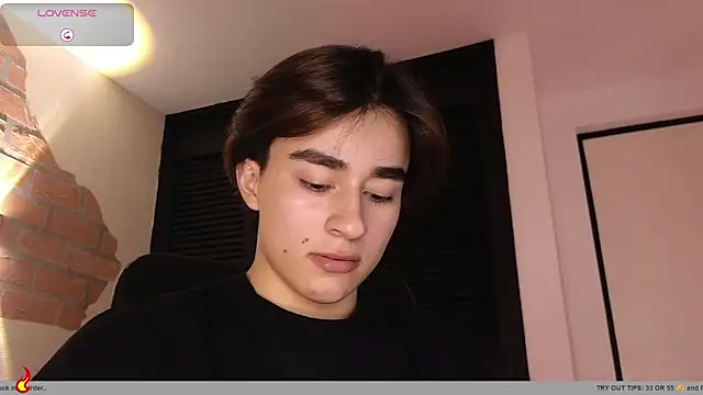 צ'אט XXX בשידור חי של Connorr_01