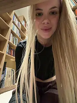 צ'אט XXX בשידור חי של AlyssaFoxx_
