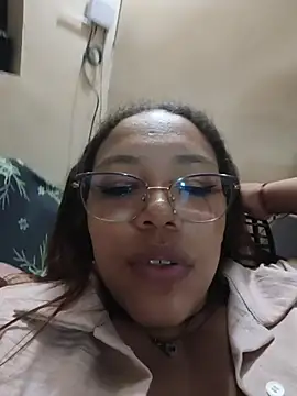 kittens_hornxyxx's Live XXX Chat