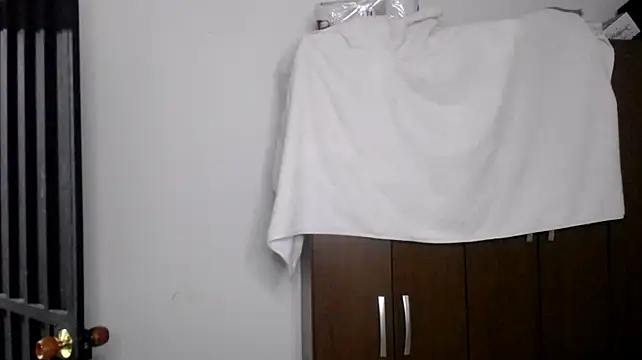 Chat XXX en directo de Kenner_fox77