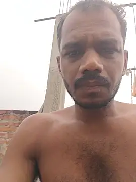 Daddyishere_19 élő XXX-chatje