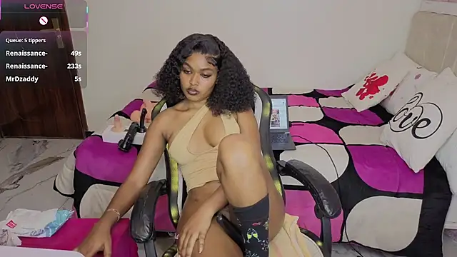 Pretty-shally's Live XXX Chat