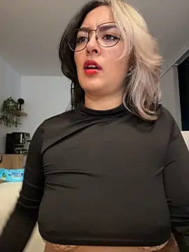 Rae_Lil_White's Live XXX Chat