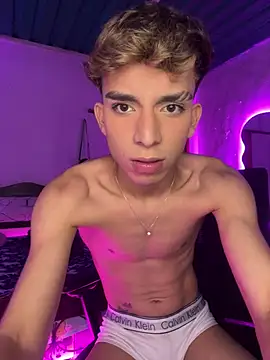 Show modela Liiam_Twiiink na web-kameri