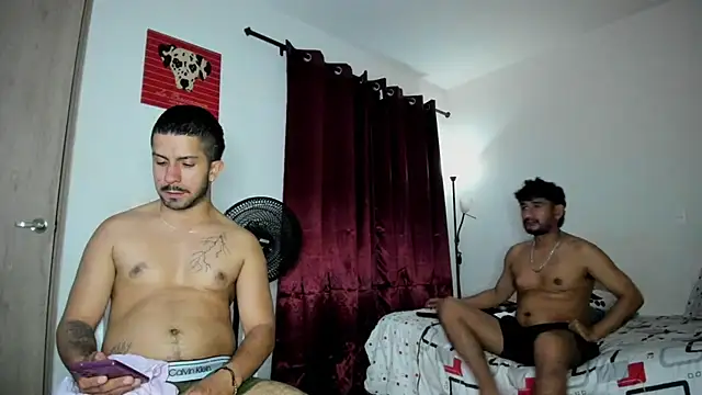 Cloudy_pigDude Obrolan Langsung XXX