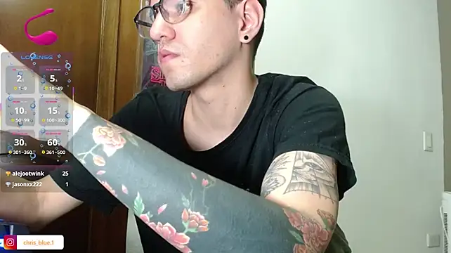 Matteo12_ élő XXX-chatje